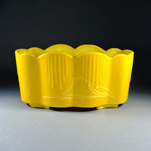 Akro Agate Bright Yellow Flower Pot / Planter, Large Scalloped Edge, Mid-Century Deco Style Planter