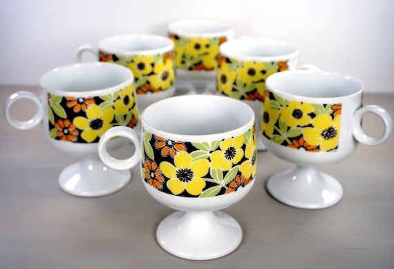 SIX Retro Flower Power Mugs, Pedestal Daisy Coffee Cups, Orange Yellow  Green Footed Hippie Mugs Set, Mid-century Kitchen, Vintage 1960s - Etsy