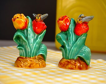 Honey Bees and Tulips Salt and Pepper Shakers, Hand painted, Made in Japan, Orange and Yellow Tulips, Collector Floral Shakers, 1940s