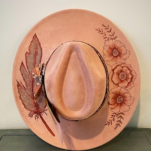 Dusty Pink hand burned cowgirl hat,flowers and feathers wide brim Fedora,custom burned hat,hand burned wide brim cowgirl hat,custom boho hat