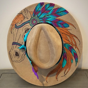 Tribal horse hat,hand burned wide brim cowgirl hat,western style hat,custom western burned hat for rodeo,horse engraved hat,desert vibe
