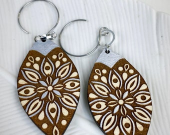 Mandala earrings,flower wood earrings,wood earrings,flower earrings,laser engraved earrings,boho earrings,boho jewelry,wood jewelry,handmade