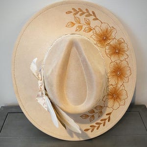 Hand burned wide brim cowgirl hat,western style hat with engraved design,custom boho burned hat,wedding hat,personalized wedding hat,boho