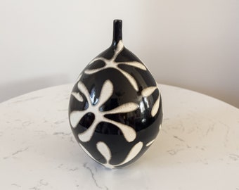 Handmade Vase, Modern Black & White Raindrop Flower Pot - Wheel Thrown Decor, Sleek Sculptural Design - Ready to Ship