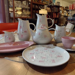 Mid Century Modern Vernonware Tickled Pink Dinner Set for 6