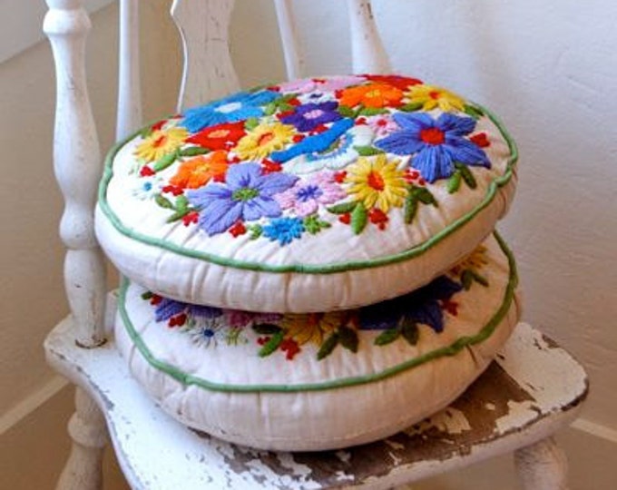 Vintage Embroidered Pillows Summer Cottage Collectionset Etsy