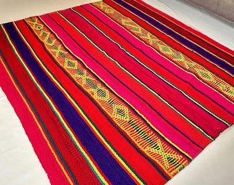 PHINCHIK'ILLA - Tapis péruvien - Tapis péruvien vibrant - Tapis en laine - Tapis de salon - Tapis vintage - Textile andin fait main - Feu des Andes