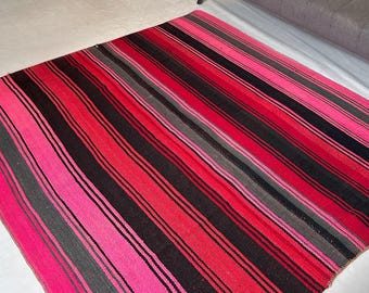 SUKHAYAY - Tapis péruvien - Tapis Midnight Andes - Tapis en laine - Tapis de salon - Tapis cadeau - Tapis vintage - Tapis rose et noir - Textile fait main
