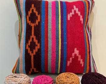 Housse de coussin Chakana Spirit - Housse de coussin textile faite main - Décoration avec symboles sacrés péruviens - Housse de coussin péruvienne - Coussin bohème