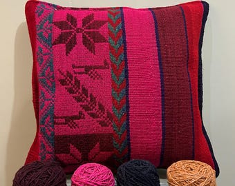 Housse de coussin - Fleurs des Andes - Coussin péruvien fait main - Champs pourpres du Pérou - Coussin folklorique fait main - Nature sacrée - Vintage