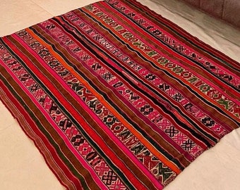 TEQSI MUYU - Tapis péruvien - Histoires des Andes - Tapis vintage - Tapis en laine - Tapis de salon - Tapis fait main - Textile fait main - Tapis cadeau
