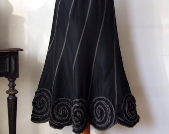 Goth midi skirt with rosettes in black taffeta, flattering gothic skirt, boho party romantic skirt, black wedding prairie skirt