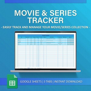 Op de afbeelding: Een computerscherm waarop een Google Sheets-spreadsheet wordt weergegeven met de titel "Movie Tracker". De spreadsheet heeft kolommen voor filmtitel, releasejaar, genre, taal, platform en meer. De tekst "GOOGLE SHEETS | 5 TABS | INSTANT DOWNLOAD" wordt onder het scherm weergegeven.