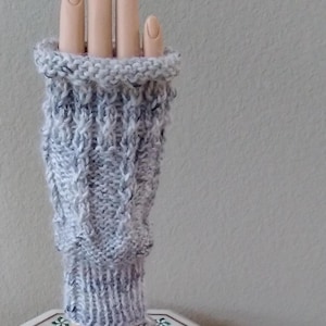 Wool/ Silk Fingerless Mitts or Wrist Warmers in Light Grey/Ecru