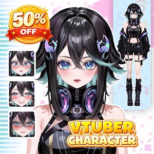 Op de afbeelding: Een digitale illustratie van een VTuber-personage met zwart haar met blauwgroene highlights, blauwe ogen en een koptelefoon. Het personage draagt een zwarte outfit met een crop-top, korte broek, visnetkousen en laarzen. Inclusief drie gezichtsuitdrukkingen.