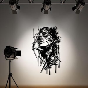 Arte mural de metal, decoración mural de metal, arte mural abstracto de rostro femenino en metal: decoración femenina moderna