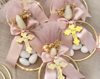 Recuerdo personalizado de bautizo con bombones de almendra: bolsita de tul con forma de anillo, recuerdo de bautizo, regalo de comunión.