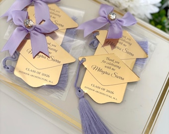 Recuerdos personalizados con forma de birrete de graduación 2026: Regalo con espejo acrílico