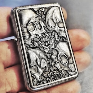 Skulls And Roses Black Plated Antique Bronze Flip Lighter Name Date Message Engraving Personalised Gift