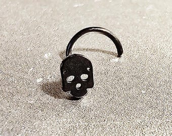 Schwarze Schädel gebogene Nasenstecker 20G