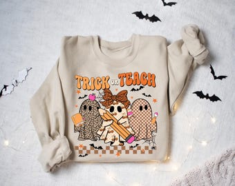 Halloween Teacher T-Shirt, Trick Or Teach Shirt, Spooky Teacher Gift, Funny Halloween Tee,Fall Teacher Shirt,Teacher Appreciation Gift, gift