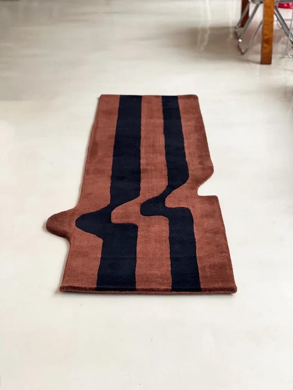Hand-Tufted Wool Rug – Modern Brown Wavy Design | Abstract Minimalist Home Decor