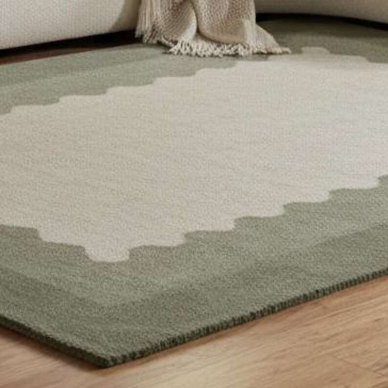 Hand Tufted Scalloped Wavy Border Rug, Beige and Terracotta Area Rug image 8