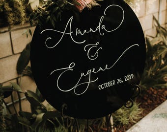 Custom Round Acrylic Wedding Welcome Sign: 3D Bridal Shower Decor