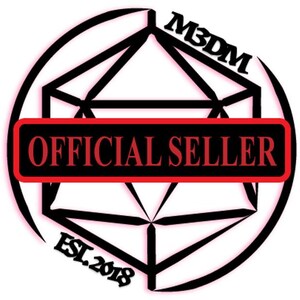 K&ouml;nnte beinhalten: Schwarzwei&szlig;es Logo mit einem geometrischen Design, das einem W&uuml;rfel &auml;hnelt. Das Logo hat den Text "M3DM" oben und "EST. 2018" unten. Ein rotes Banner mit dem Text "OFFICIAL SELLER" befindet sich in der Mitte.