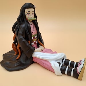 Handbemalter Nezuko Kamado | Demon Slayer Skulptur |  3D gedruckte Figur | Kimetsu no yaiba | Tanjiro Schwester | Einzigartiges Sammlerstück | Fankunst