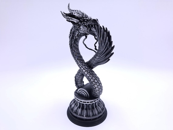 木製神話的生き物彫刻 手描きのウロボロス像：銀製ギリシャ神話のフィギュア - Etsy 日本