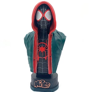 Handgeschilderde Spider Man-buste | Spider-Man-standbeeld | Handgeschilderd Spidey-cadeau | Miles Morales uit het parallelle universum | 3D-geprint personage