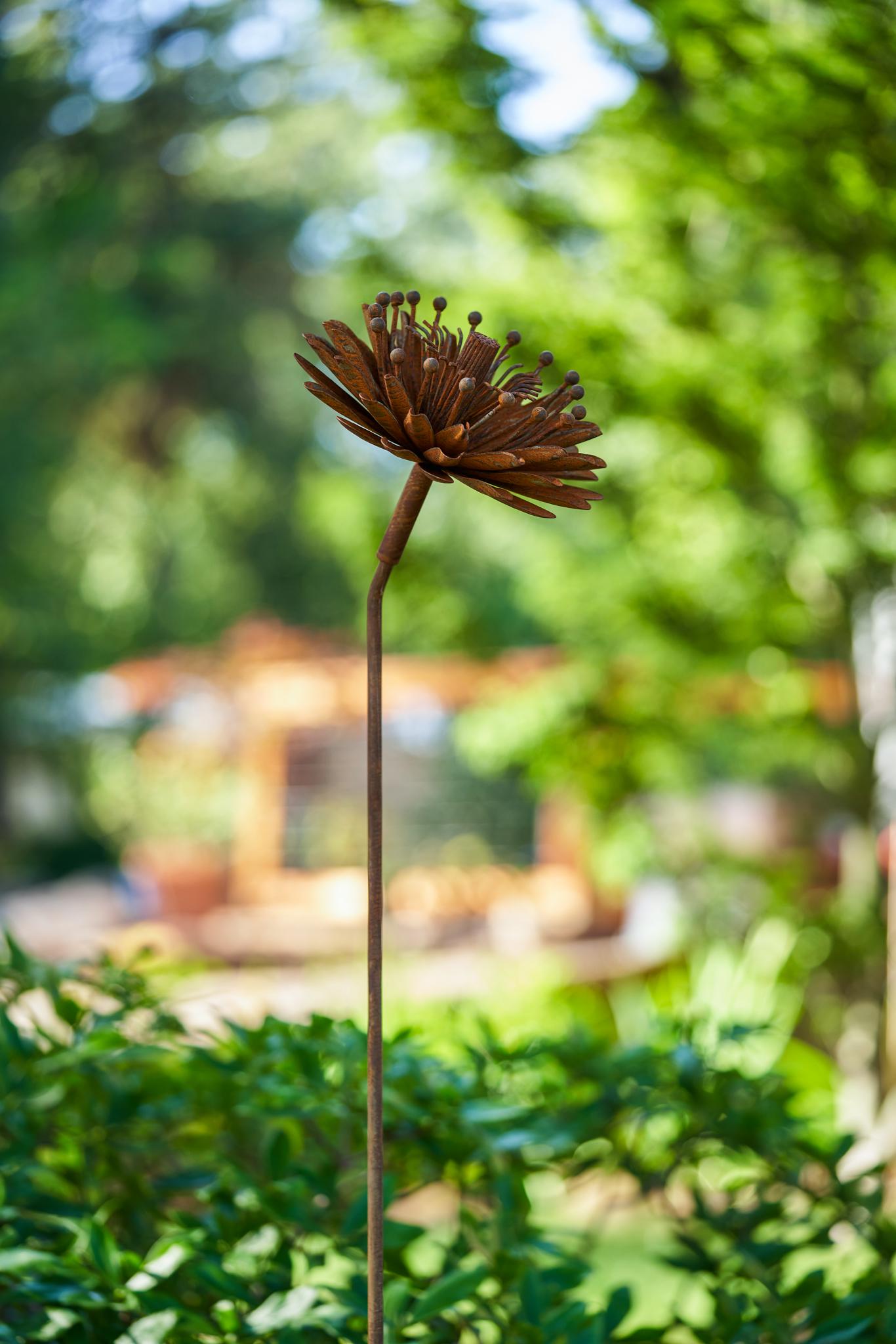 Orange Horseshoe Flower, Metal Garden Stake, Spring Yard Art, Lucky Horseshoe