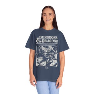 Camiseta gráfica de Dungeon Dragon 1974 con colores cómodos / Estilo vintage Y2K imagen 6