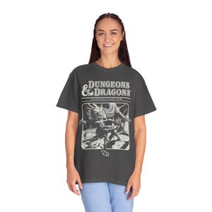 Camiseta gráfica de Dungeon Dragon 1974 con colores cómodos / Estilo vintage Y2K imagen 8