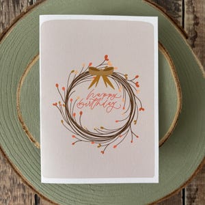 Carte de joyeux anniversaire, joyeux anniversaire, carte d'anniversaire, carte de voeux, illustrations, couronne, carte sur le thème de l'automne, couronne d'automne