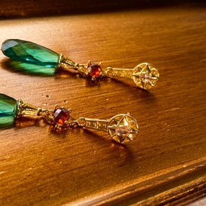 May birthstone,plated with 14k real gold ,Suitable for Howl’s Moving Castle cosplay,Howl necklace,Howl earrings, Emerald earrings,Medieval