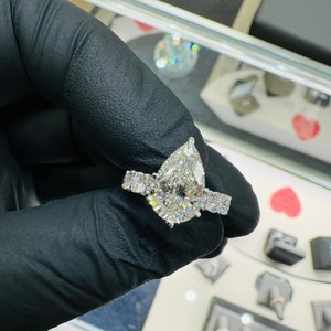 3.0 Carat Pear Cut Lab Grown Diamond Solitaire with Side Stones Engagement Ring, IGI Certified, F/VS1, 14K Gold, 18K Gold, Platinum