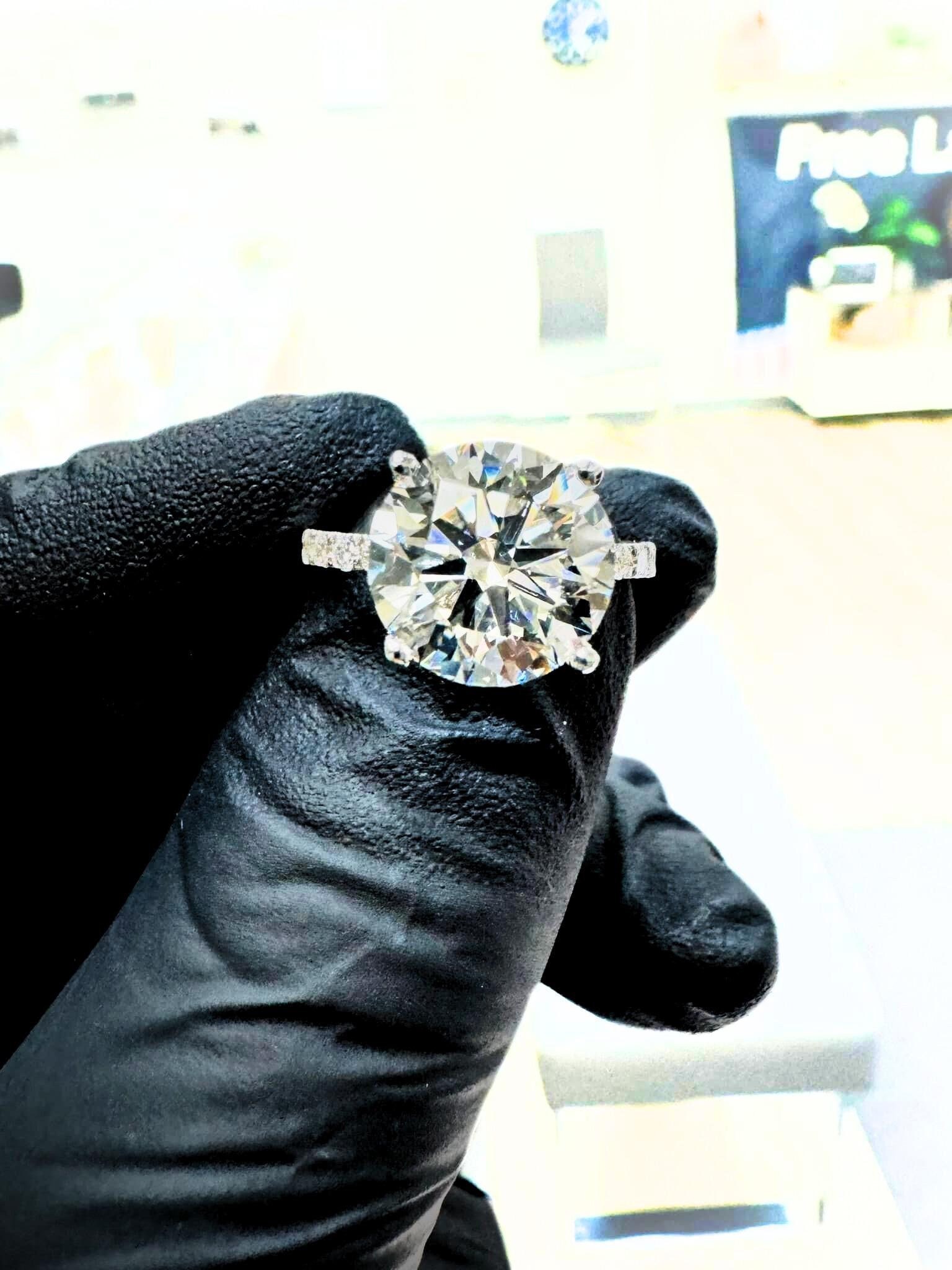 5.0 Carat Round Lab Grown Diamond Solitaire with Side Stones Engagement Ring, IGI Certified, F/VS1, 14K Gold, 18K Gold, Platinum