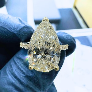 4.0 Carat Pear Cut Lab Grown Diamond Solitaire with Side Stones Engagement Ring, IGI Certified, F/VS1, 3 Prong Setting, 14K Gold, 18K Gold
