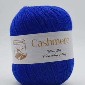 Premium Cashmere Wool 80% Cashmere – Ultra-soft 4-ply luxury yarn – 33 colors to choose from for scarves, shawls, baby projects, etc. 30 königsblau