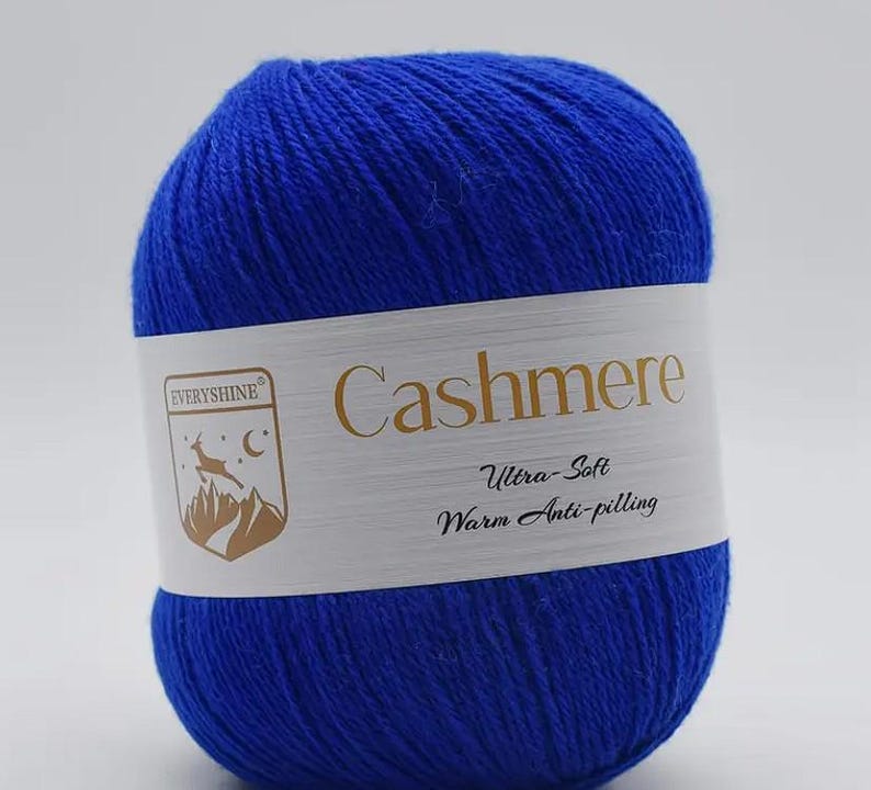 Premium Cashmere Wool 80% Cashmere – Ultra-soft 4-ply luxury yarn – 33 colors to choose from for scarves, shawls, baby projects, etc. 30 königsblau
