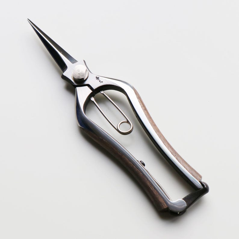 Japanese garden snips walnut Bild 1