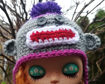 Ayalaythe - Sock monkey crochet helmet for Blythe doll