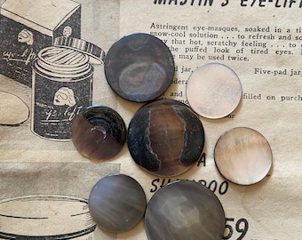 VINTAGE mother of pearl discs black mixed sizes round NOS USA 7 pcs