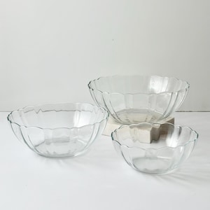 Arcoroc France Glass Bowl Set: Scalloped Rim, Clear Serving Bowls