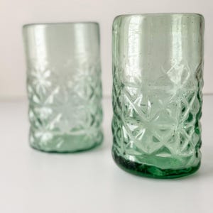 Hand Blown Set of 2 Glass Drinking Tumblers Diamond Pattern