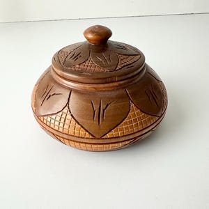 Vintage Hand Carved Floral Tropical Motif Wooden Jewelry or Trinket Box with Lid