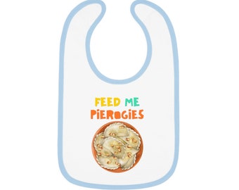 Feed Me Pierogies-babyslabbetje, Pools voedselslabbetje, schattig pierogi-ontwerp, slabbetje, uniseks slabbetje, Poolse babyspullen, Pools cadeau