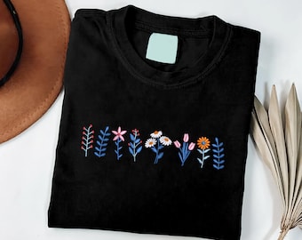 Wildflower Embroidered T-Shirt, Floral Cottagecore Tee for Her, Botanical Shirt, Gift for Her, Spring/summer Floral Shirt, Flower Lover Gift